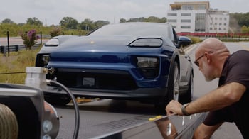 2025 Porsche Macan Towing